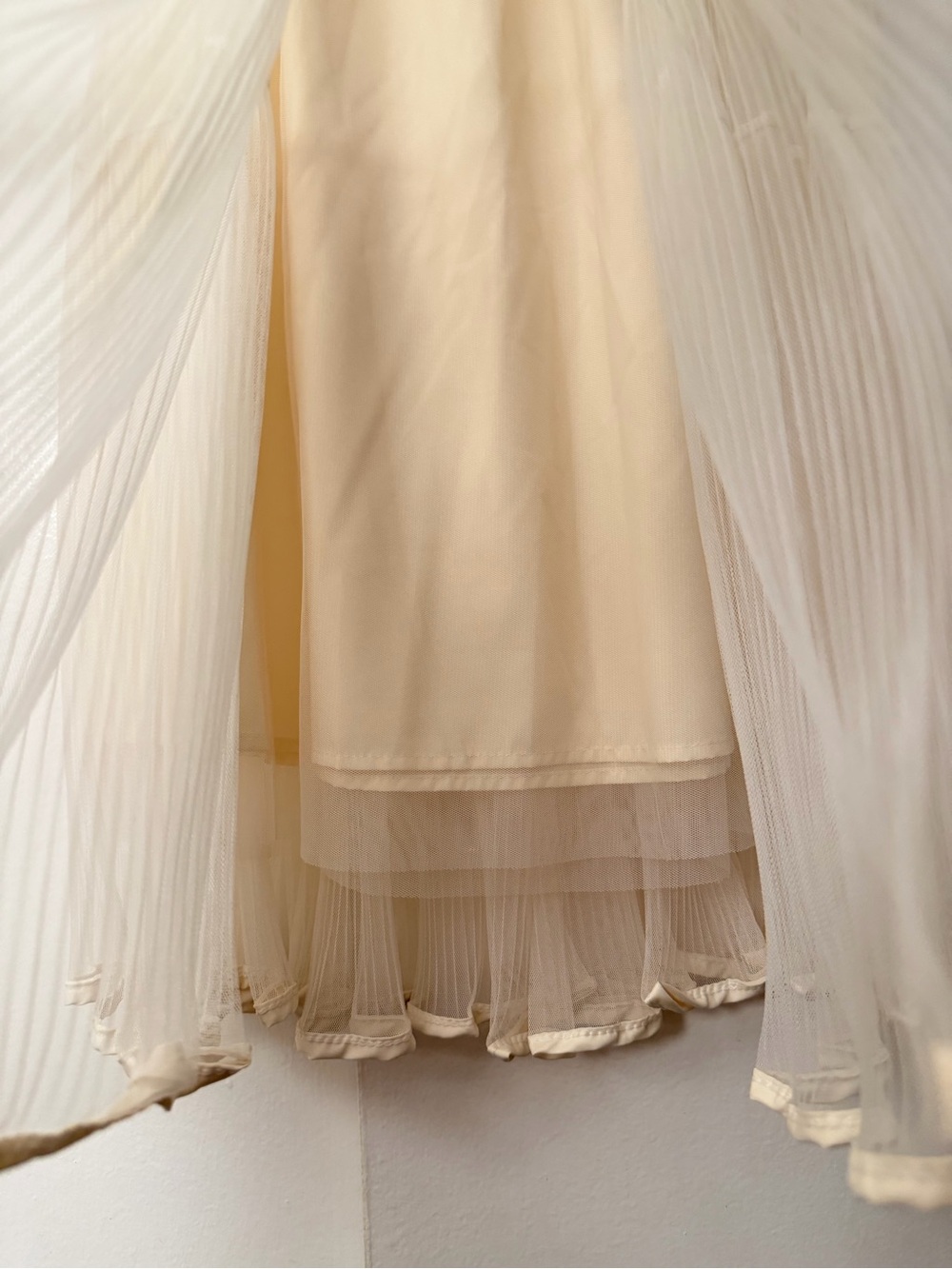 Cream Tiered Pleated Midi Skirt - Picture 3 of 4
